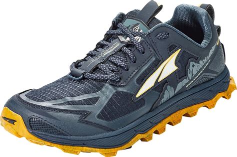 altra trail running shoes.